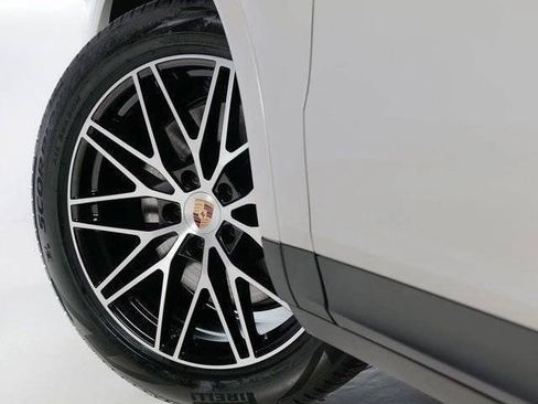 New 2026 Porsche Cayenne AWD/4WD image 33