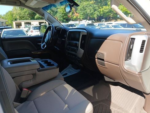Used 2019 GMC Sierra 2500 SLE w/ SLE Preferred Package AWD/4WD image 18