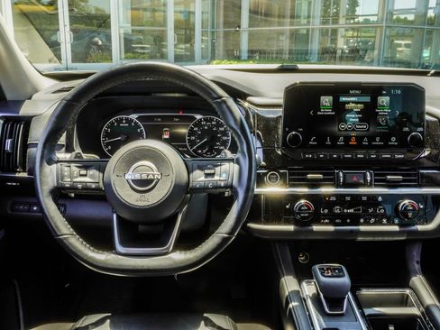 Used 2023 Nissan Pathfinder SL w/ Lighting Package (N92) AWD/4WD image 31