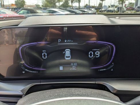 Used 2025 Kia Telluride S image 36