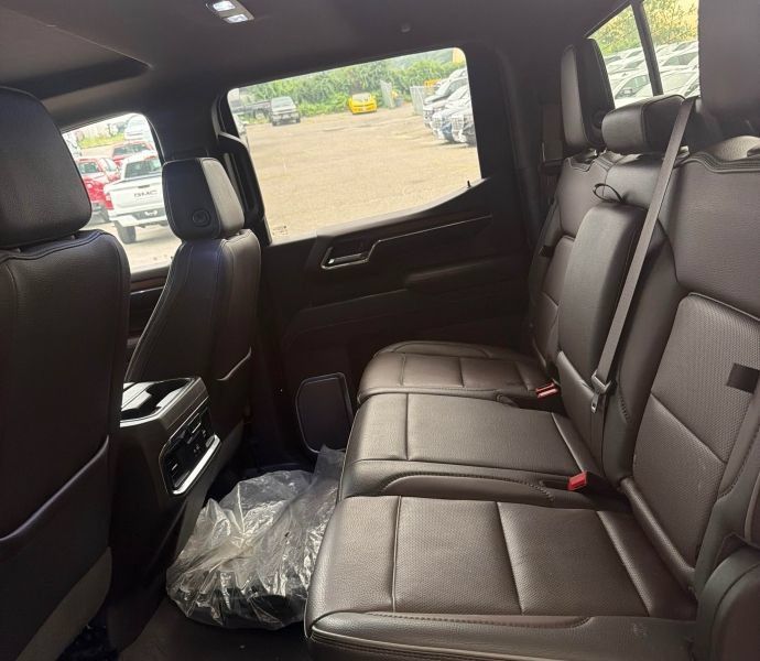 Used 2024 GMC Sierra 1500 Denali AWD/4WD image 5
