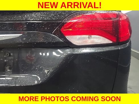 Used 2018 Chrysler Pacifica Touring-L FWD image 8