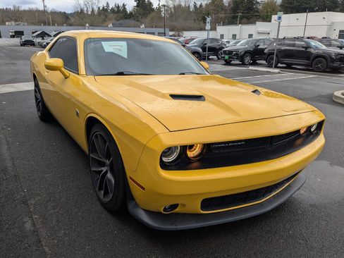 Used 2017 Dodge Challenger R/T Scat Pack w/ Leather Interior Group image 8