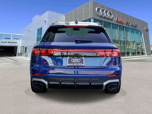 New 2025 Audi RS Q8 performance image 5