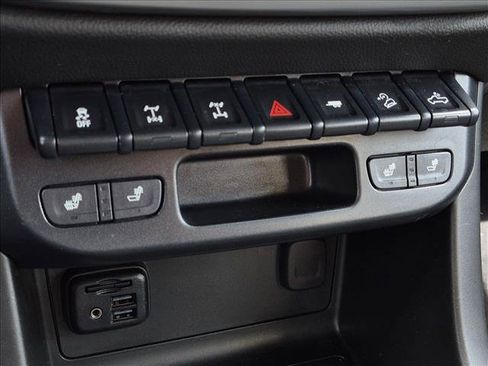 Used 2019 Chevrolet Colorado ZR2 w/ ZR2 Midnight Special Edition AWD/4WD image 15