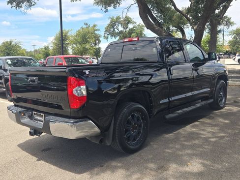 Used 2016 Toyota Tundra SR5 w/ Tow Package RWD image 5