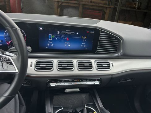 Used 2025 Mercedes-Benz GLE 350 4MATIC image 19