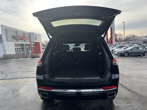 Used 2022 Jeep Grand Cherokee Overland w/ Adv Protech Group III image 9