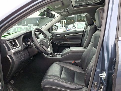 Used 2017 Toyota Highlander Limited Platinum w/ Carpet Mat Package image 14