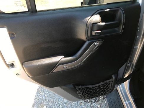Used 2013 Jeep Wrangler Unlimited Sport AWD/4WD image 18