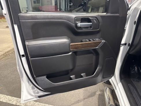 Used 2020 GMC Sierra 1500 SLE w/ SLE Value Package image 11