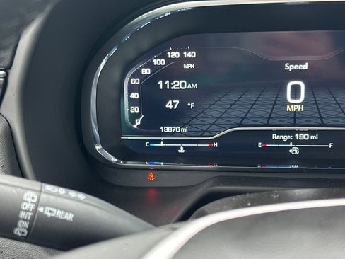 Used 2024 GMC Yukon XL SLT image 39