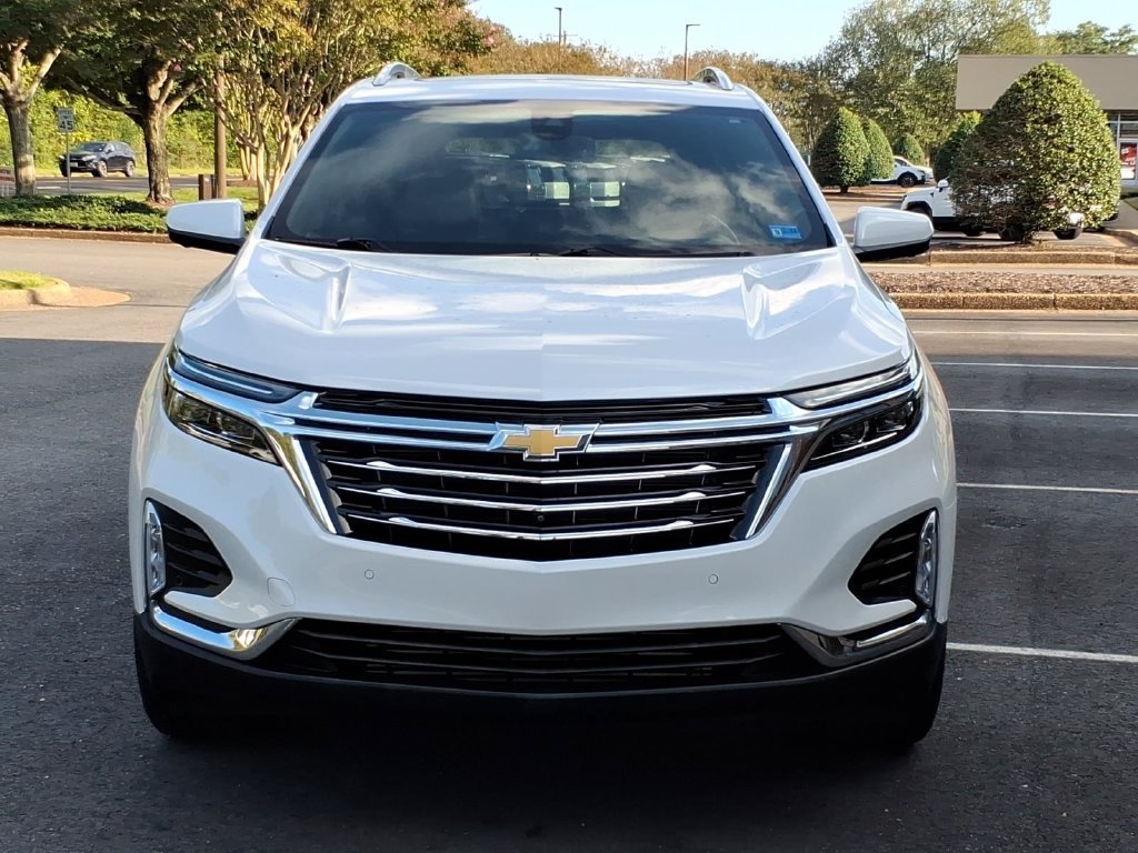 Used 2024 Chevrolet Equinox Premier AWD/4WD image 2