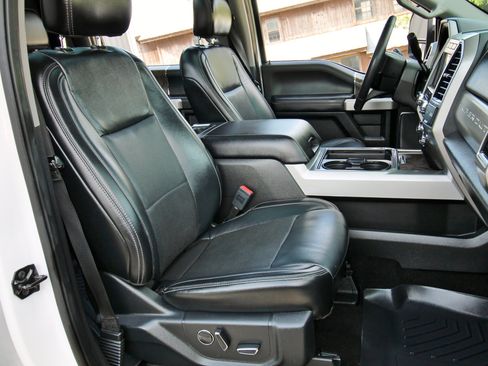 Used 2019 Ford F250 Lariat w/ Lariat Ultimate Package AWD/4WD image 44