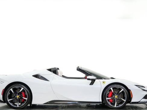 Used 2025 Ferrari SF90 Spider AWD/4WD image 2