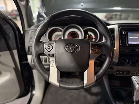 Used 2015 Toyota Tacoma TRD Pro w/ TRD Sport Package image 15
