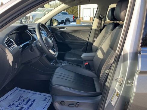 Used 2022 Volkswagen Tiguan SE image 16