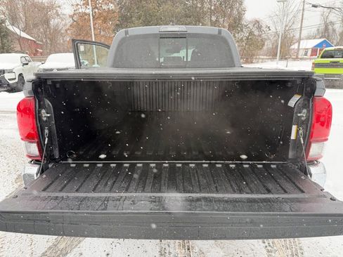 Used 2022 Toyota Tacoma SR5 image 25