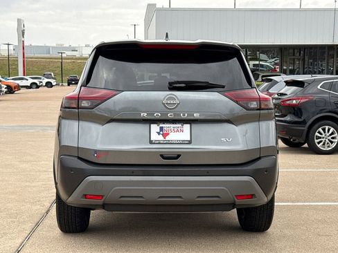 Used 2023 Nissan Rogue SV image 8