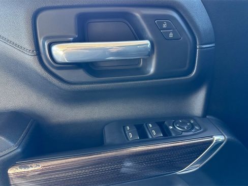 Used 2021 Chevrolet Silverado 1500 RST image 11