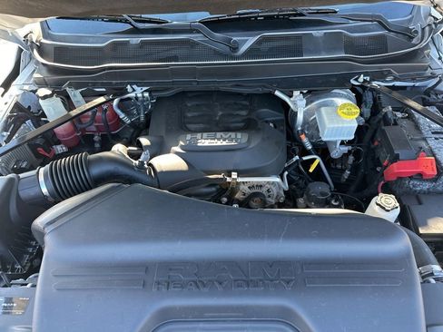 Used 2019 RAM 2500 Tradesman w/ Chrome Appearance Group AWD/4WD image 27