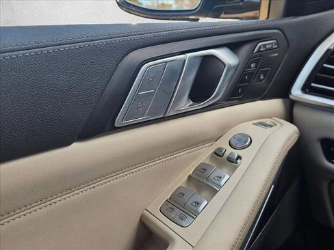 Used 2021 BMW X7 xDrive40i w/ M Sport Package image 25