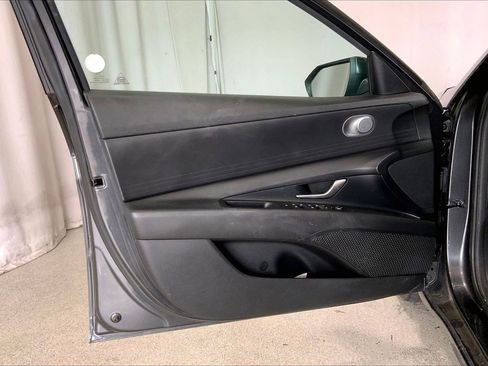 Used 2021 Hyundai Elantra SEL image 21