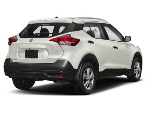 Used 2020 Nissan Kicks S FWD image 2