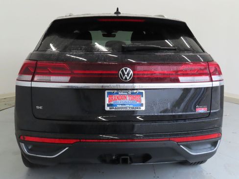 New 2025 Volkswagen Atlas Cross Sport SE image 5