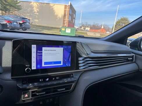 Used 2025 Toyota Camry SE image 33