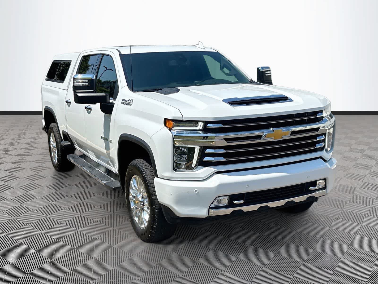 Used 2022 Chevrolet Silverado 2500 High Country w/ Safety Package II AWD/4WD image 3