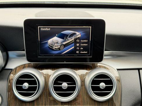 Used 2017 Mercedes-Benz C 300 C 300 4MATIC Sedan image 59