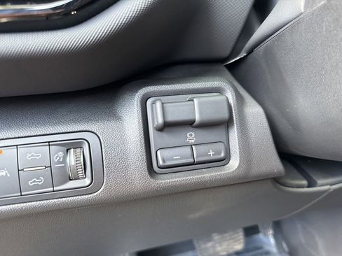 Used 2026 Chevrolet Silverado EV Trail Boss AWD/4WD image 75