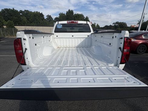 Used 2022 Chevrolet Colorado W/T RWD image 6