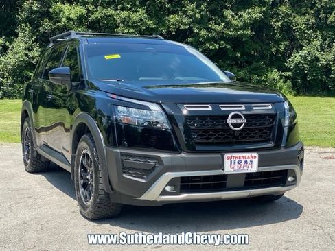Used 2025 Nissan Pathfinder Rock Creek AWD/4WD image 9