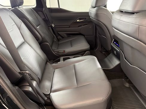 Used 2025 Lexus GX 550 w/ Accessory Package (2T) AWD/4WD image 35