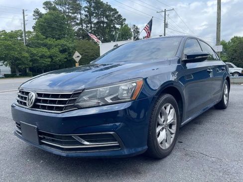 Used 2018 Volkswagen Passat 2.0T S w/ Driver Assistance Package FWD image 3