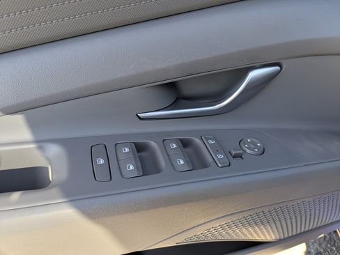 Certified 2023 Hyundai Elantra SEL image 29