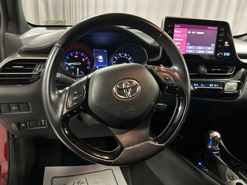 Used 2019 Toyota C-HR XLE image 13