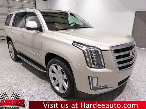 Used 2016 Cadillac Escalade Luxury RWD image 6