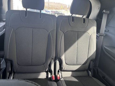 Used 2024 Jeep Grand Cherokee L Laredo image 10