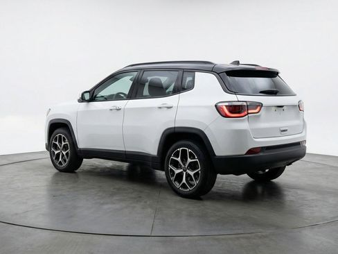 Used 2025 Jeep Compass Limited AWD/4WD image 6