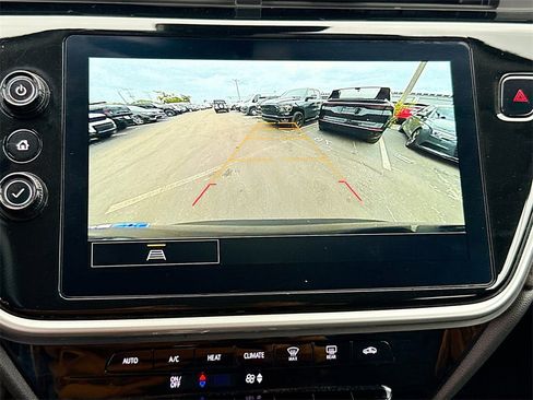 Used 2023 Chevrolet Bolt EUV LT image 14