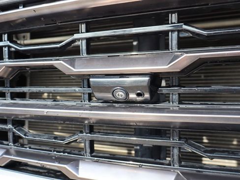 Used 2024 GMC Sierra 2500 AT4X image 9