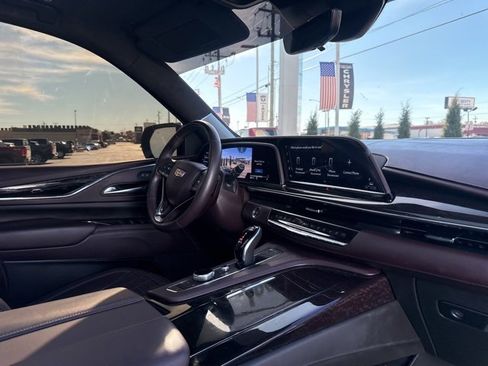 Used 2024 Cadillac Escalade Sport Platinum image 38