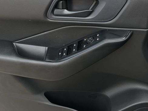 Used 2024 Nissan Rogue S image 20