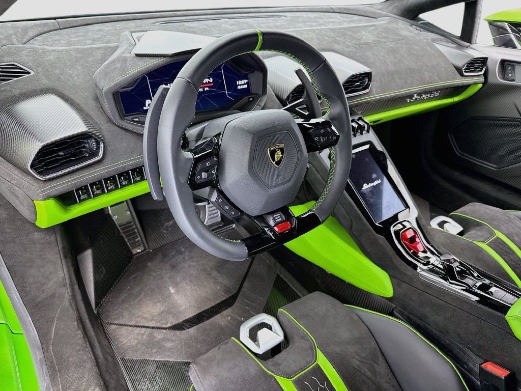 Used 2024 Lamborghini Huracan Tecnica RWD image 9