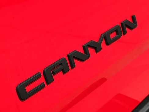 Used 2016 GMC Canyon SLE w/ All Terrain Package AWD/4WD image 11