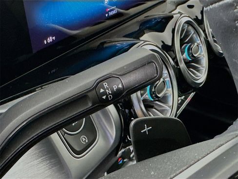 Certified 2022 Mercedes-Benz GLB 250 image 16