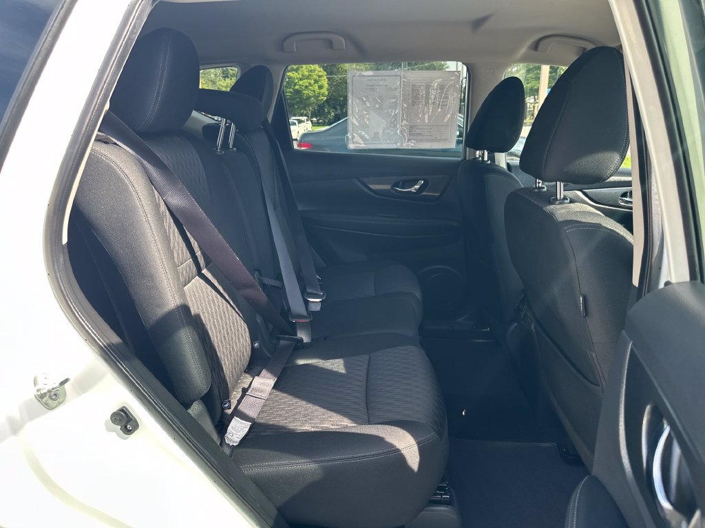 Used 2019 Nissan Rogue SV AWD/4WD image 24